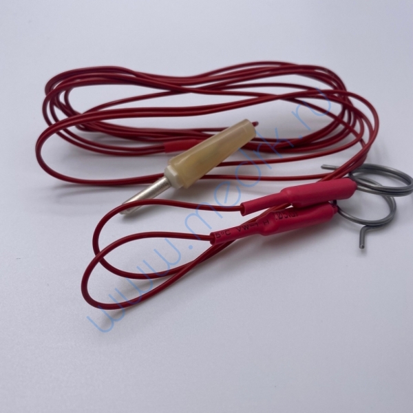 Кабель ПВХ красный, разъем к аппарату - штекер Ø4 мм; разъем к электродам -2 зажима 