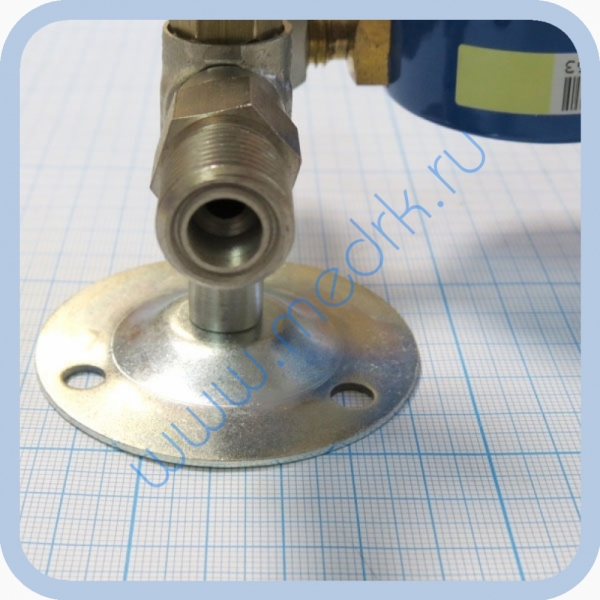 Вентиль медицинский с манометром на вход (клапан запорный К-1101-16) для кислорода, закиси азота   Вид 3