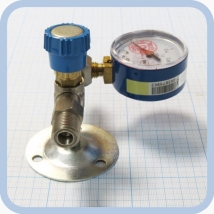 Вентиль медицинский с манометром на вход (клапан запорный К-1101-16) для кислорода, закиси азота 