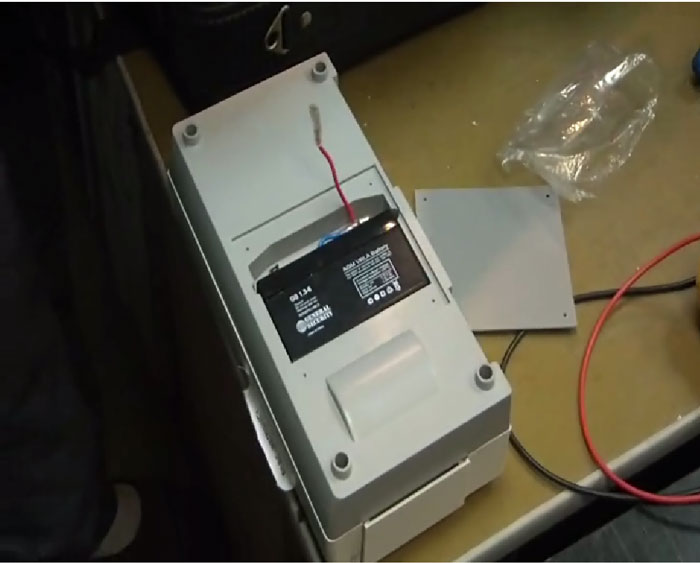 установка аккумулятора в электрокардиограф Валента ЭКГК-01